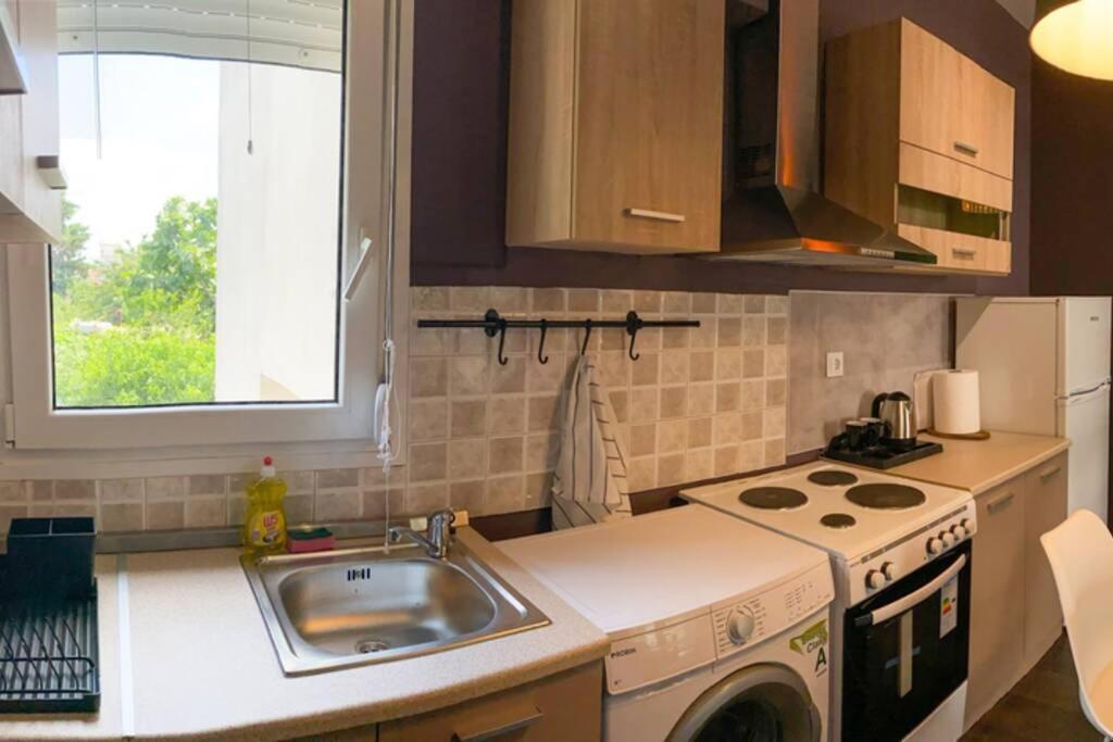 Green Apartment With View โคโมทินี ภายนอก รูปภาพ