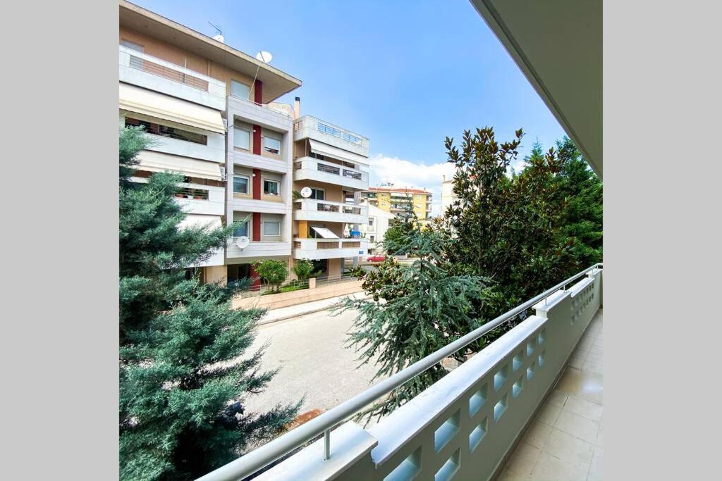 Green Apartment With View โคโมทินี ภายนอก รูปภาพ